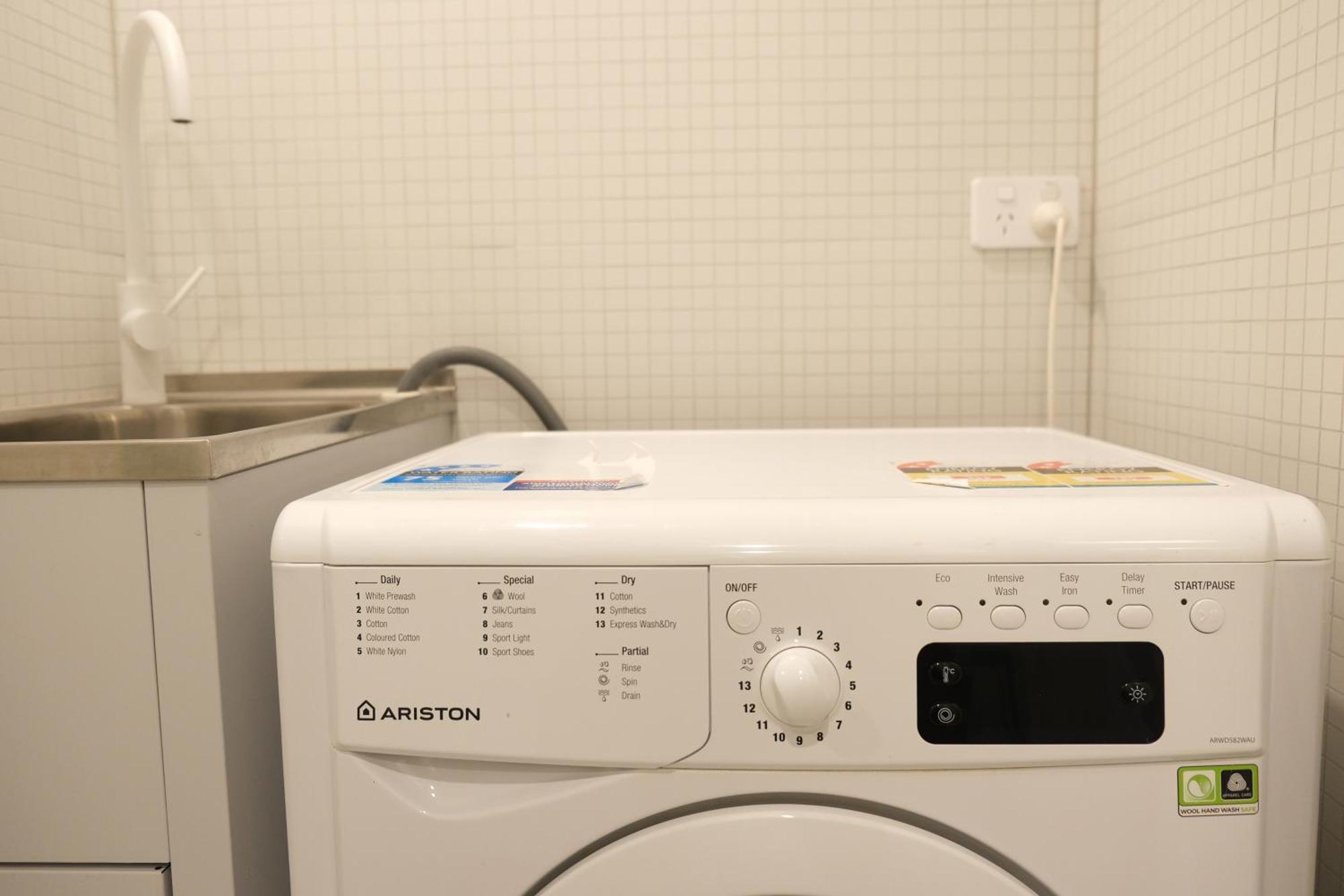 Apartamento Cbd Japanese Retreat 2Br 1P Brekky Wifi Netflix Camberra Exterior foto
